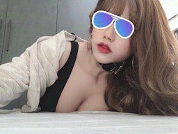 คลิปเพศที่ไม่เป็นที่นิยมของ Dinh Thi Huyen และแฟนของเธอ