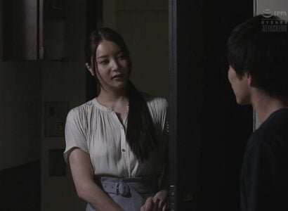 เพื่อนบ้านเซ็กซี่กรีดร้องในตอนกลางคืนว่าเด็กไม่สามารถควบคุมได้