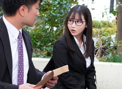 เลขานุการของฉันจริงจัง แต่เสรีนิยมมากเมื่อฉันอยู่กับเจ้านาย