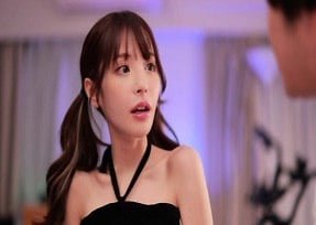 Kana Momonogi แสดงทักษะด้านบนสุด