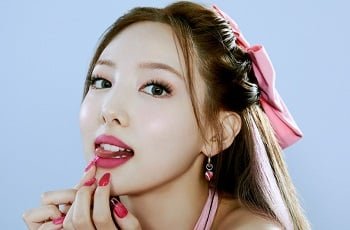 Nayeon สองครั้งถูกจับได้ในช่วงเวลาอันร้อนแรงกับยักษ์