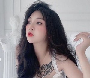 Phuong Min พอใจกับแฟนของเธอที่ Hot Horse Back