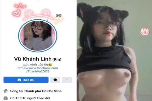 ดูนางเงือกของหญิงสาวบนถังโดยไม่ล็อคประตู